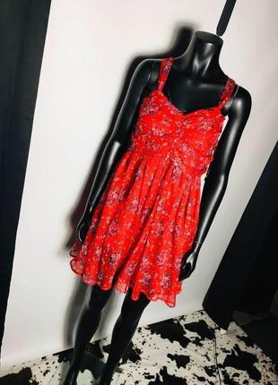 Красное платье в цветах uttam london