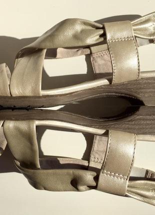 Шикарнишие женские кожаные (французкая кожа) босоножки tamaris 36  очень удобные10 фото