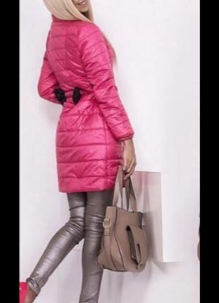 Женская молодежная демисезонная удлиненная стеганая куртка2 фото