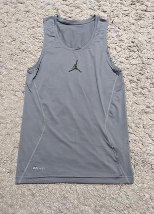 Майка компресійна jordan, size m, стан чудовий, без нюансів., підпахви 42  довжина 68, тягнеться, облягає тіло