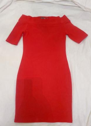 Червона міні сукня
