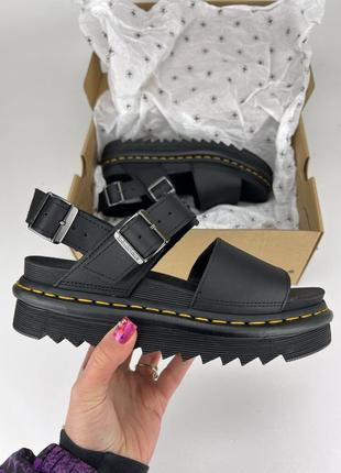 Босоніжки dr. martens voss hydro leather sandals 24233001 , оригінальні жіночі босоніжки до мартінс шкіра