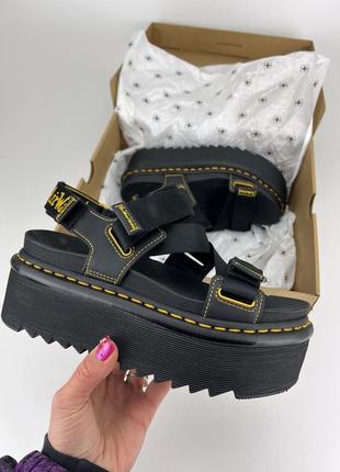 Босоніжки dr. martens kimber logo webbing strap 27351001 , оригінальні босоніжки др мартінс на платформі жіночі