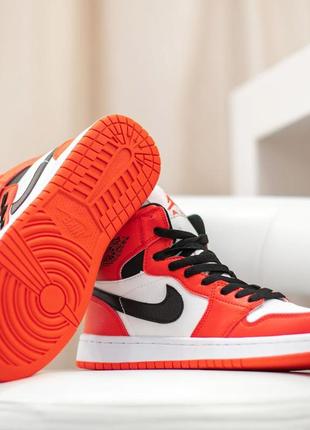 Розпродаж! nike air jordan 1 retro кросівки кеди чоловічі найк джордан осінні весняні демісезонні  високі топ якість шкіряні шкіра білі з червоним2 фото