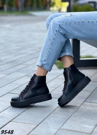 Жіночі спортивні черевики чорні натуральна шкіра демі завищені кросівки хайтопи шкіряні осінні демі кеды демисезон ботинки кожаные7 фото