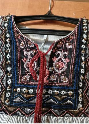 Платье с вышивкой 3