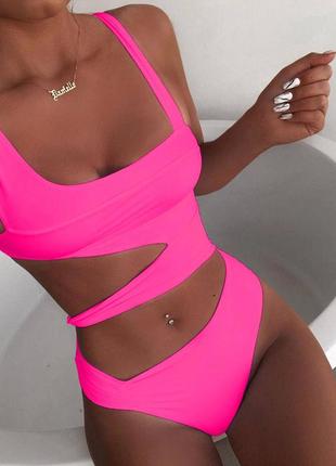 Сдельный купальник с разрезами. купальник с чашками. купальник с разрезами. купальник для фотосессии