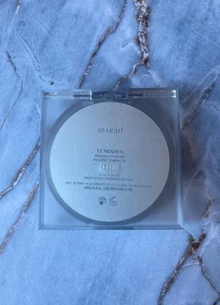 Сияющая пудра для лица "luminous glowish" от huda beauty