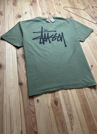 Футболка stussy basic tee pigment dyed olive з великим логотипом з нових колекцій