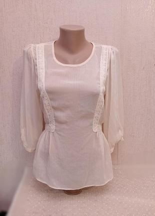 Блуза жіноча бежевого кольору