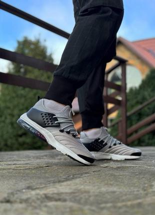 Чоловічі кросівки