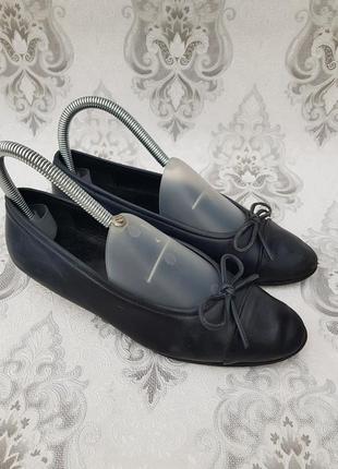 Шкіряні базові акуратні класичні туфлі балетки з бантиками італія cenedella8 фото