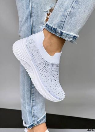 Мокасины женские белые стразы кроссовки кросы