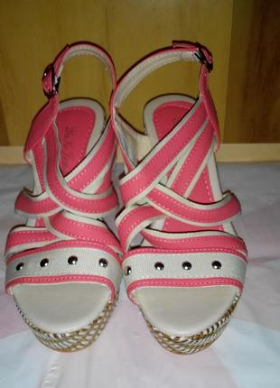 Босоножки плетенки