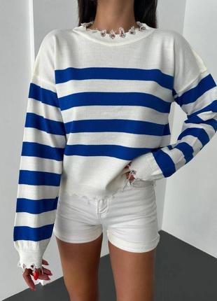 Жіноча біла стильна рванка кофта в синю смужку