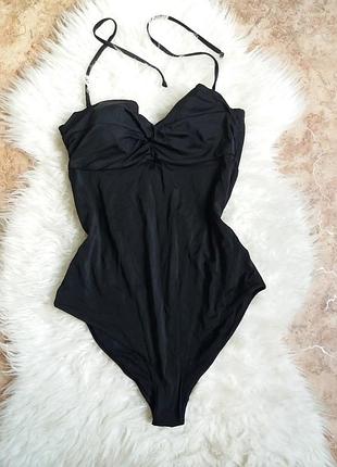 Цельный черный купальник