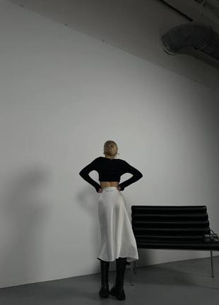Жіноча спідниця міді шовкова базова чорна біла зелена мокко5 фото
