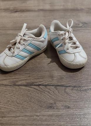 Кросівки adidas 20розмір 13 см устілка