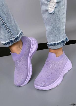 Зручні тестильні кросівки жіночі лавандові з камінням1 фото