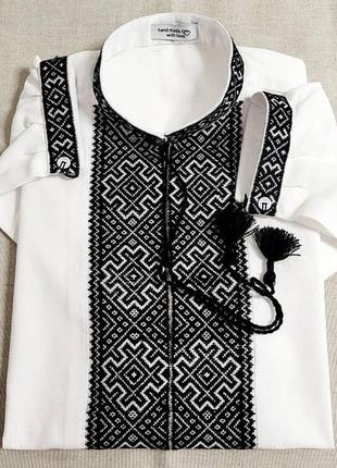 Чоловіча вишиванка ручної роботи з монохромною вишивкою на домотканому полотні "низинка"