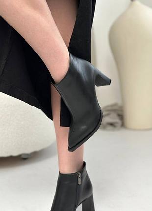 Женские ботинки ботильоны на каблуке