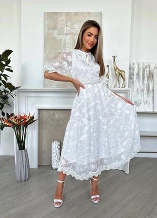 Белое красивое платье