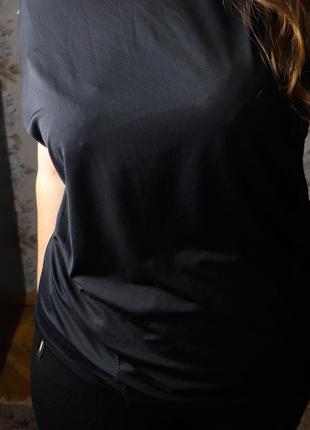 Нова чорна спортивна футболка, добре тягнеться, розмір 464 фото