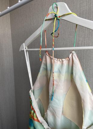 Яскравий сарафан