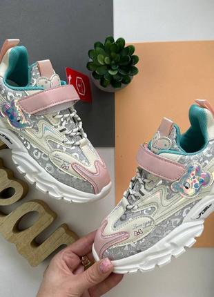 Стильні  кросівки