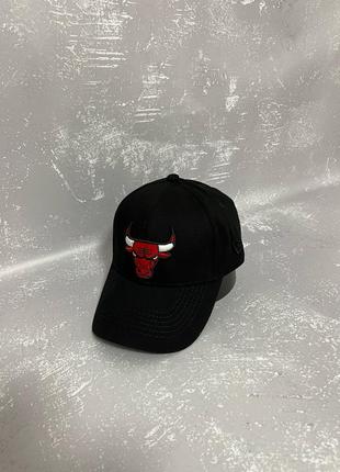 Чорна кепка з вишивкою chicago bulls2 фото