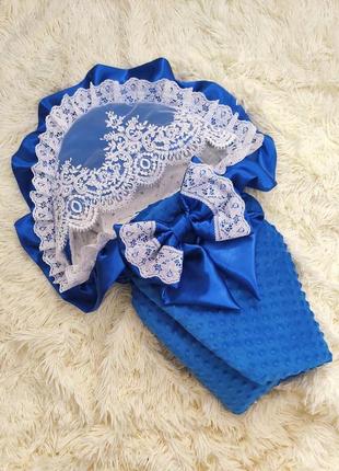 Нарядний плюшевий конверт ковдра на виписку "мереживо" синій з білим декором