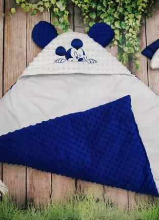 Демисезонный конверт одеяло на выписку для мальчика микки, плюшевый с вышивкой, синий2 фото