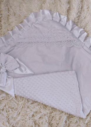 Нарядный плюшевый деми конверт - одеяло на выписку "кружево" белый3 фото