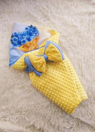 Летний конверт для новорожденных на выписку, желтый с голубым, принт сердце