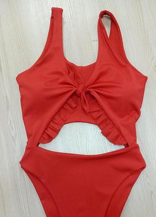 Купальник с рюшами