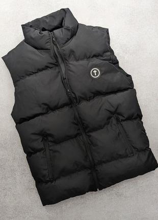 Чоловіча жилетка trapstar чорна / брендові безрукавки від трепстар