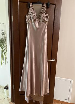Стильна вечірня сукня ідеал зі шлейфом1 фото