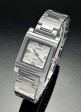 Женские классические наручные часы с металлическим браслетом skmei 1388 si