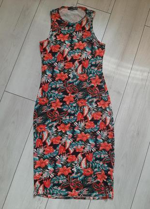 Платье в тропический принт