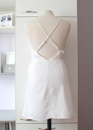 Біла сукня на запах від bershka7 фото