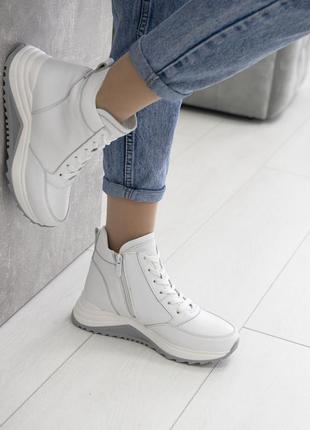 Демисезонные кожаные женские белые ботинки 377 фото