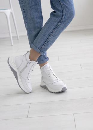 Демисезонные кожаные женские белые ботинки 373 фото