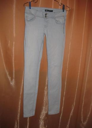 Шикарные светлые почти белые джинсы варенки супер скини длинные низкая талия с потертостями эмка эль