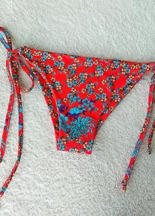 Нові труси/плавки від купальника в квітковий принт prettylittlething.