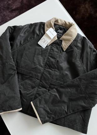 Вощена куртка з контрастним коміром zara