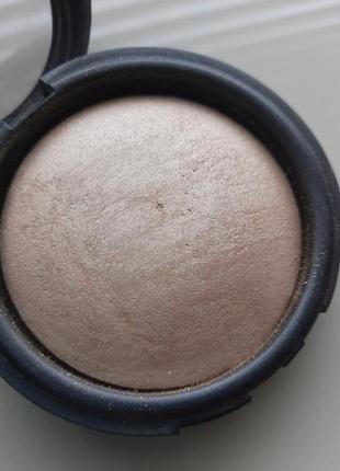 Пудровий хайлайтер flormar powder illuminator3 фото