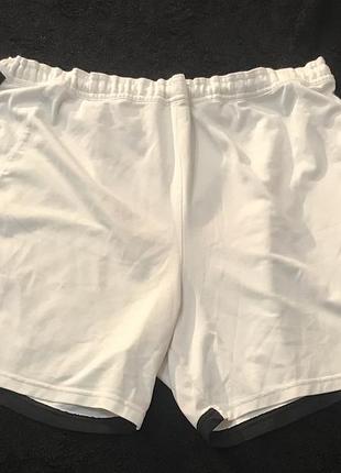 Белые шорты adidas