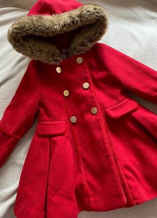 Пальто на девочку 3-4 года