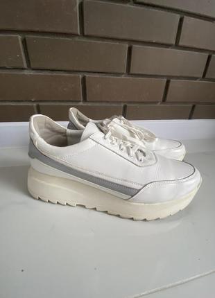 Шкіряні кросівки білі,40розмір3 фото