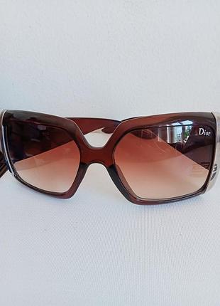 Окуляри від сонця dior.